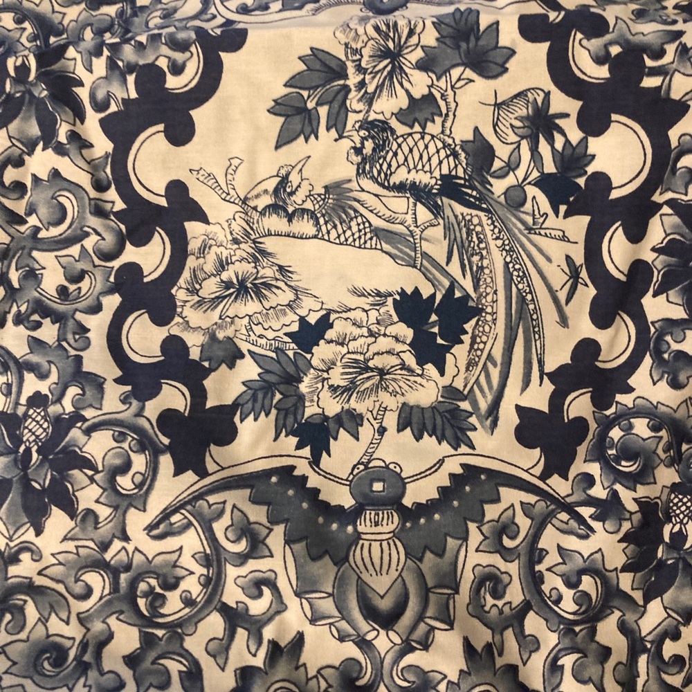RALPH LAUREN HOME   Like new!
“PORCELAIN” pillow sham (regular size)